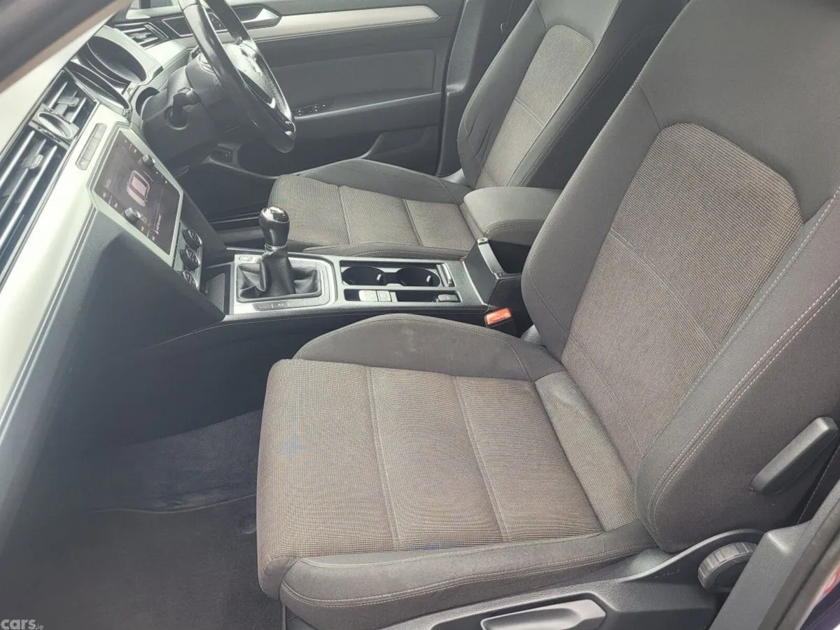 Volkswagen Passat Saloon, Diesel, 2018, Blue