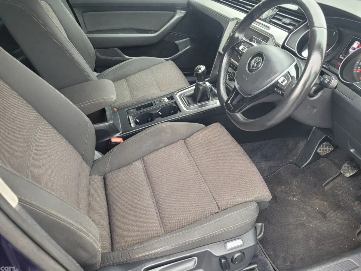 Volkswagen Passat Saloon, Diesel, 2018, Blue