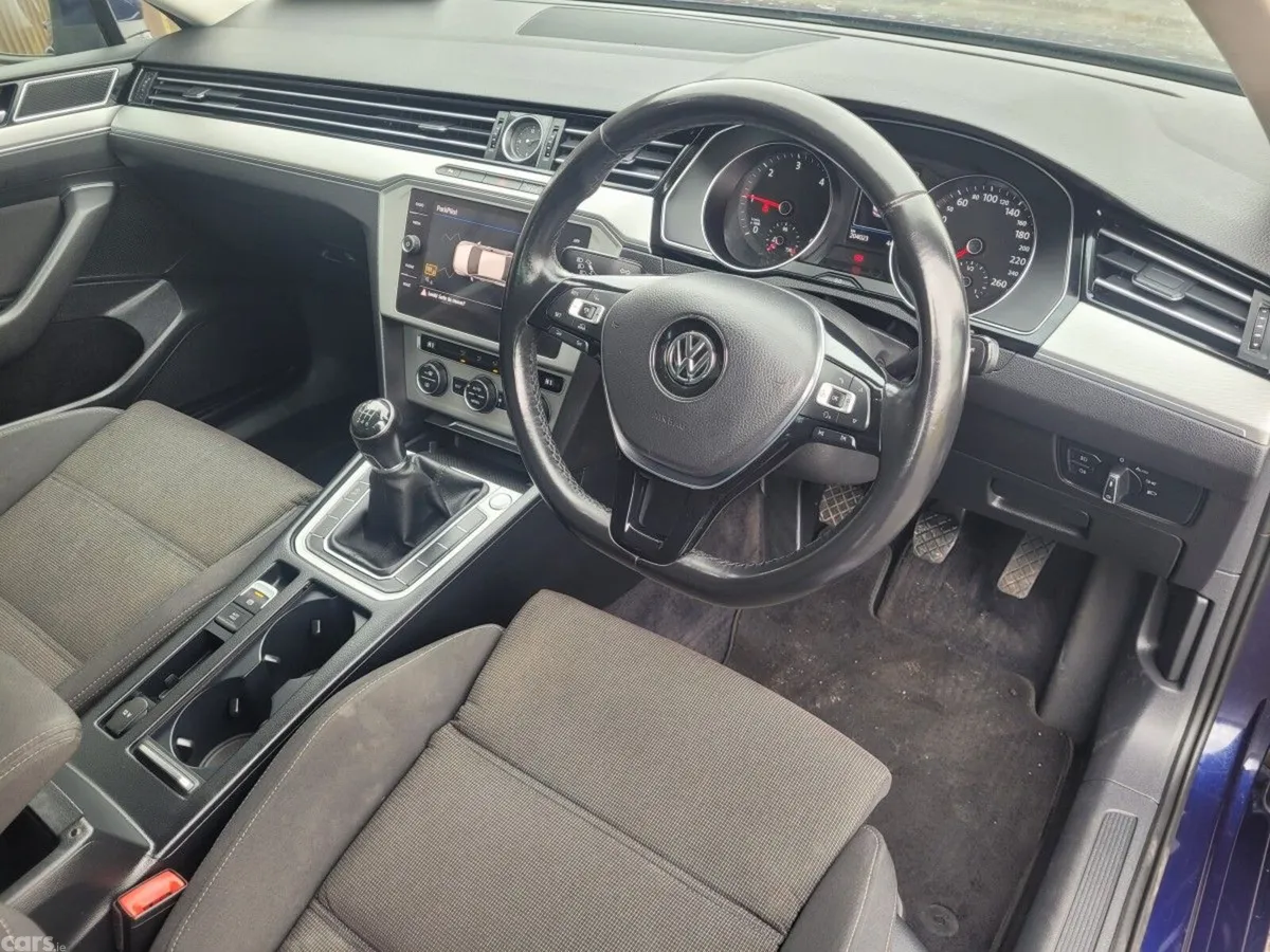 Volkswagen Passat Saloon, Diesel, 2018, Blue