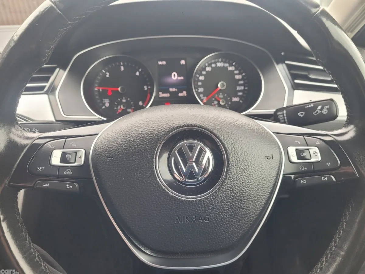 Volkswagen Passat Saloon, Diesel, 2018, Blue