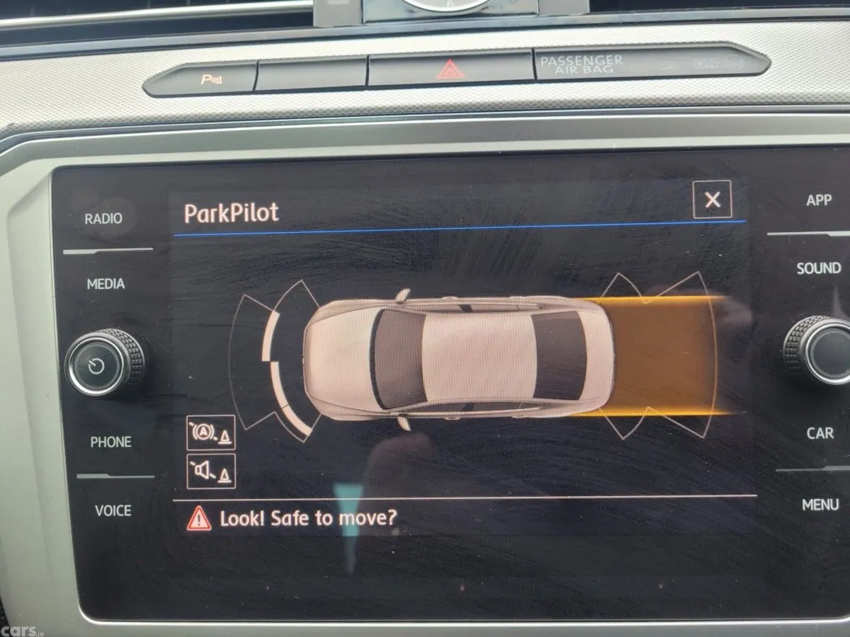 Volkswagen Passat Saloon, Diesel, 2018, Blue