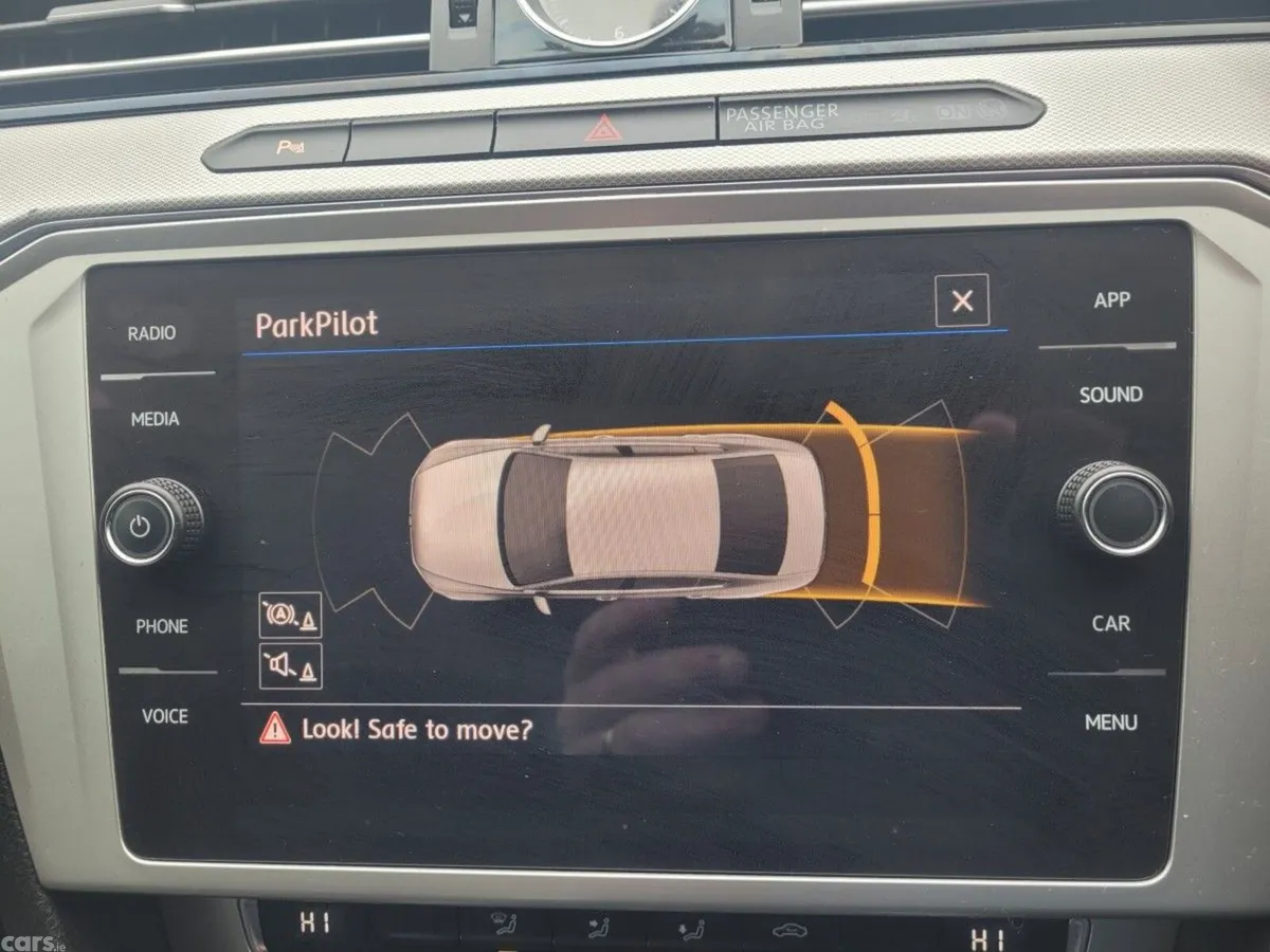 Volkswagen Passat Saloon, Diesel, 2018, Blue