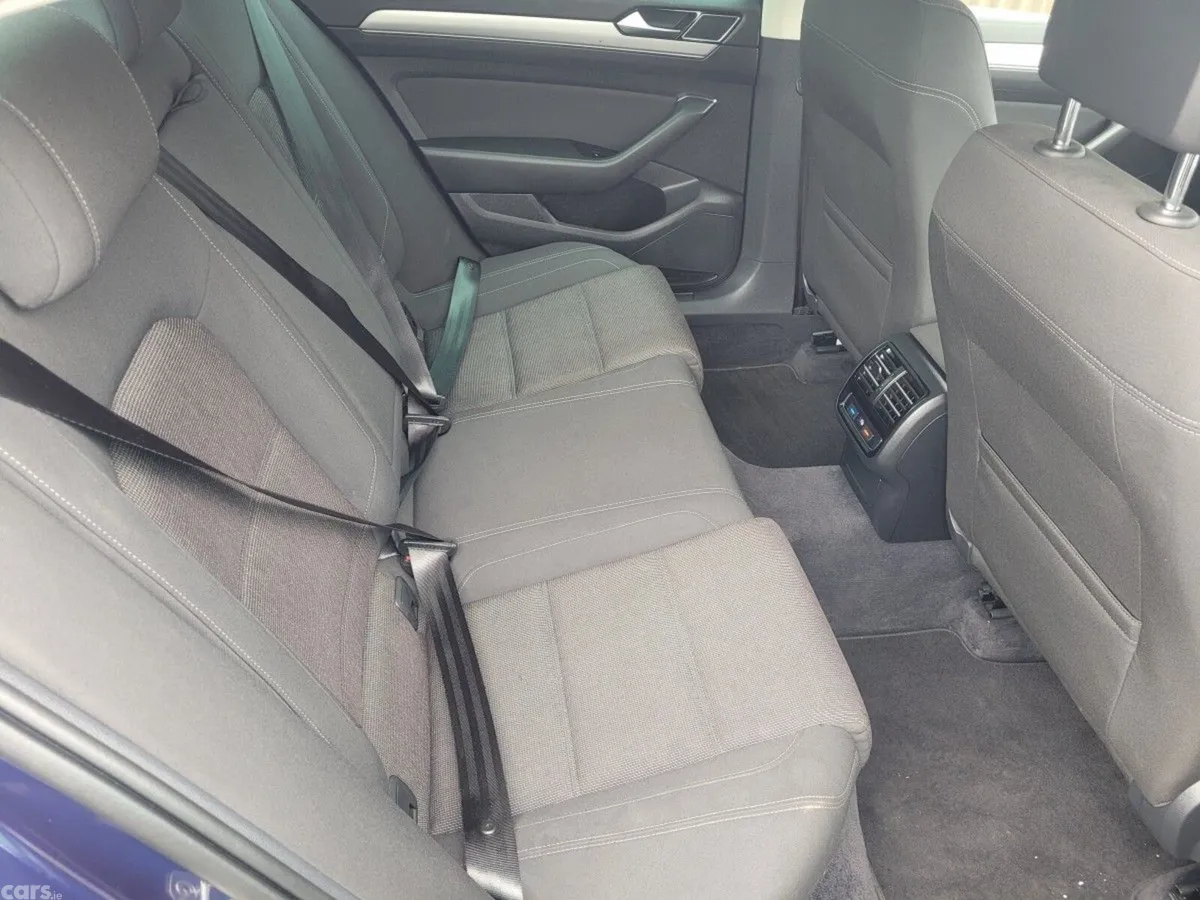 Volkswagen Passat Saloon, Diesel, 2018, Blue