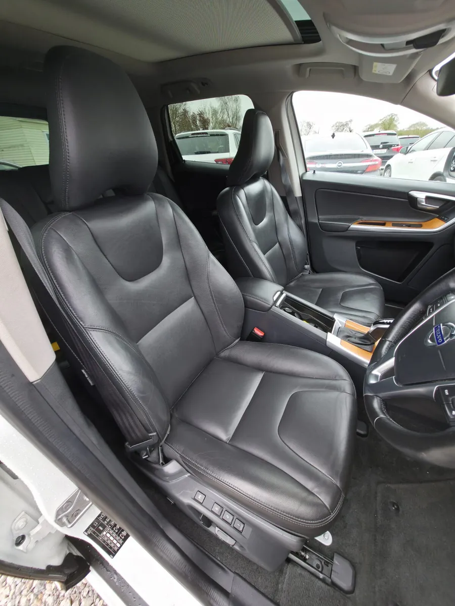 Volvo XC60 SUV, Diesel, 2017, White