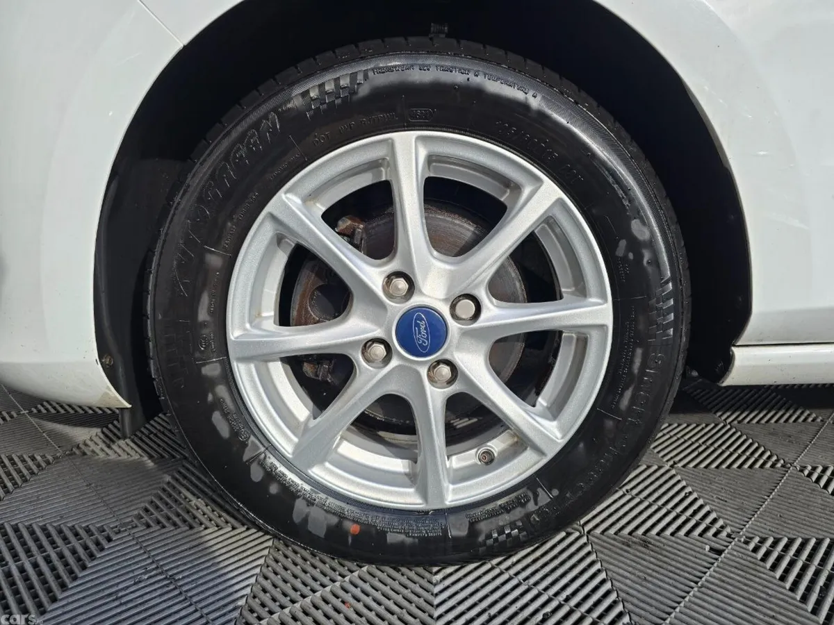 Ford Fiesta Hatchback, Petrol, 2018, White