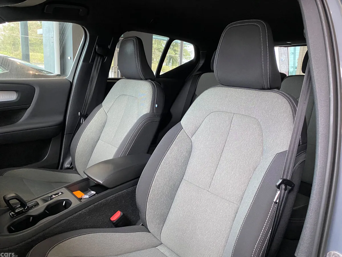 Volvo XC40 SUV, Petrol Plug-in Hybrid, 2022, Grey