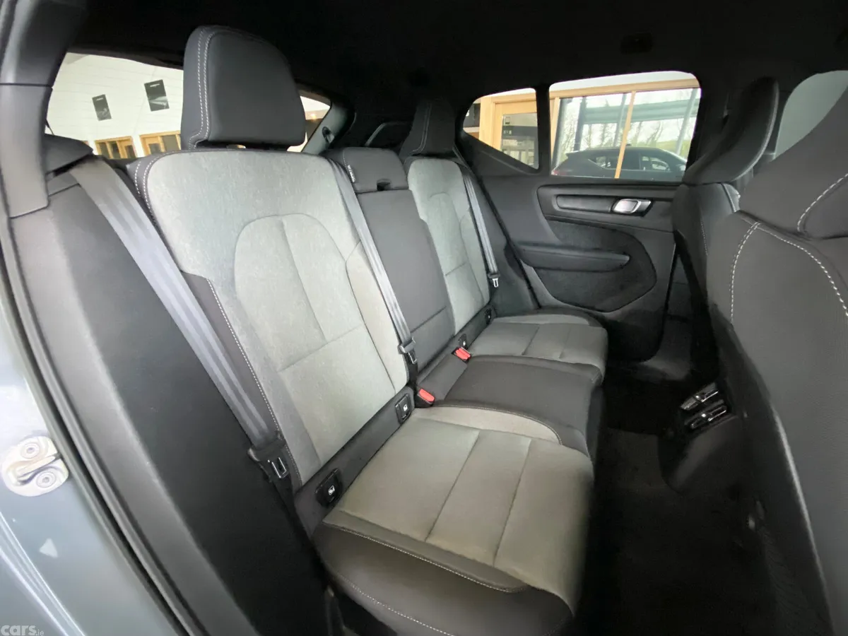 Volvo XC40 SUV, Petrol Plug-in Hybrid, 2022, Grey