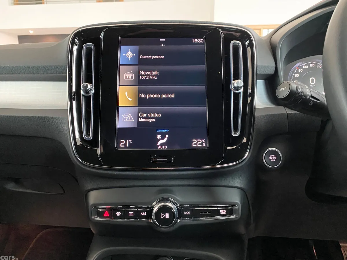 Volvo XC40 SUV, Petrol Plug-in Hybrid, 2022, Grey