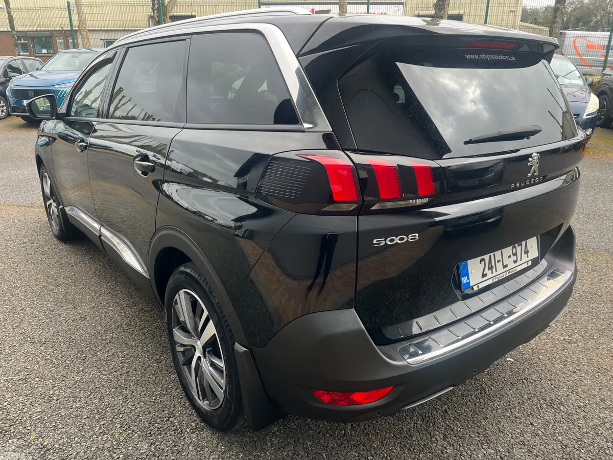 Peugeot 5008 MPV, Petrol Hybrid, 2024, Black