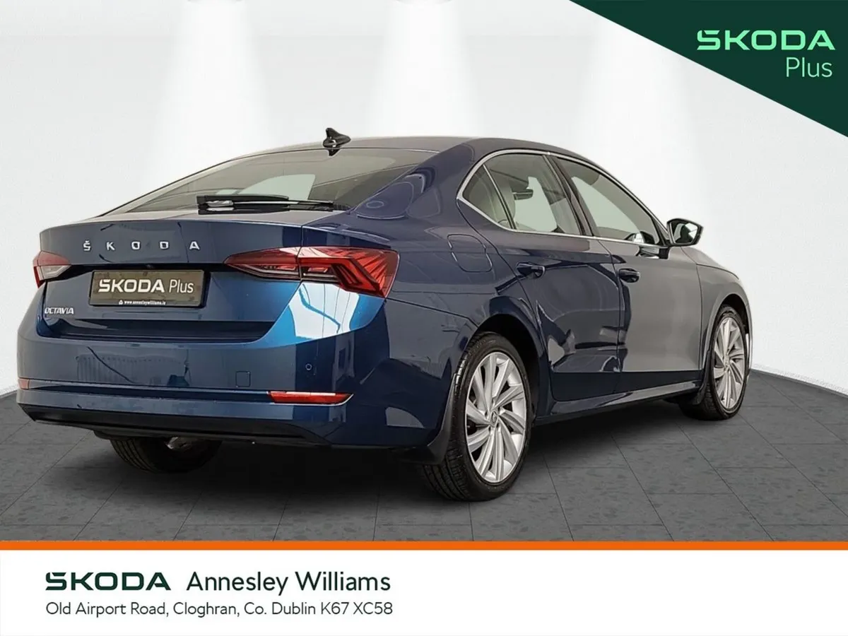 Skoda Octavia Saloon, Petrol, 2023, Blue