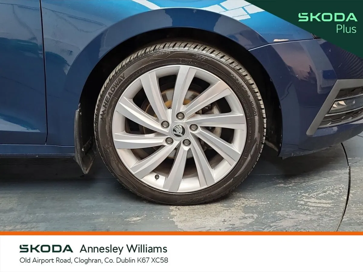 Skoda Octavia Saloon, Petrol, 2023, Blue