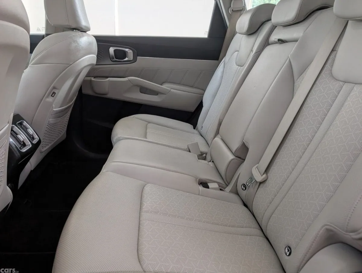 Kia Sorento SUV, Petrol Plug-in Hybrid, 2023, Blue
