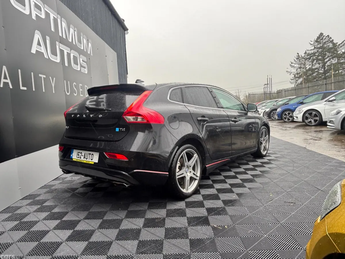 Volvo V40 Hatchback, Petrol, 2015, Black