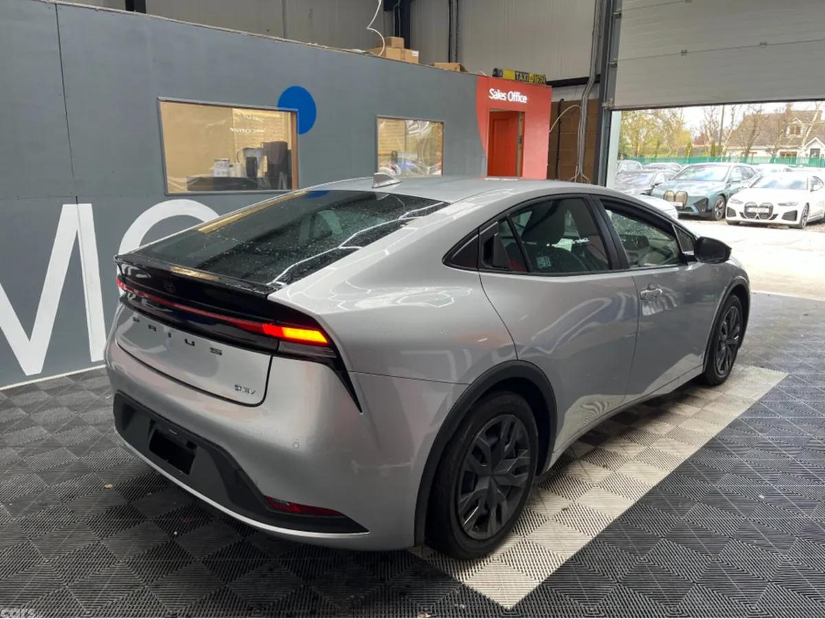Toyota Prius Saloon, Petrol Hybrid, 2025, Silver