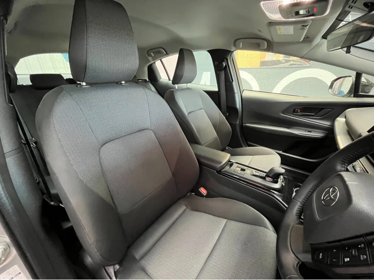 Toyota Prius Saloon, Petrol Hybrid, 2025, Silver