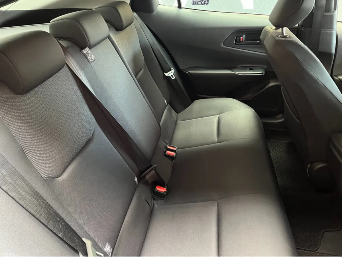 Toyota Prius Saloon, Petrol Hybrid, 2025, Silver
