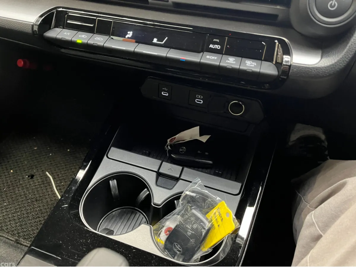 Toyota Prius Saloon, Petrol Hybrid, 2025, Silver