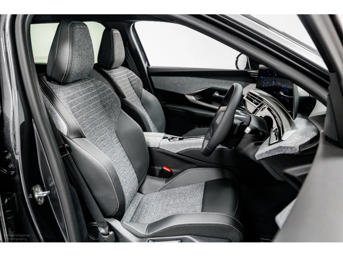 Peugeot 5008 SUV, Petrol Hybrid, 2026, Grey