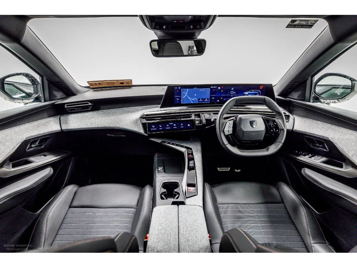 Peugeot 5008 SUV, Petrol Hybrid, 2026, Grey