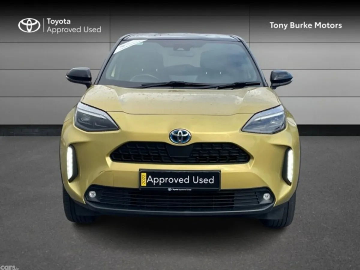 Toyota Yaris Cross SUV, Petrol Hybrid, 2022, Gold