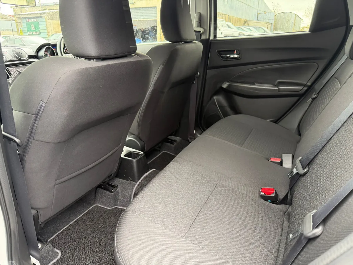Suzuki Swift Hatchback, Petrol, 2019, White