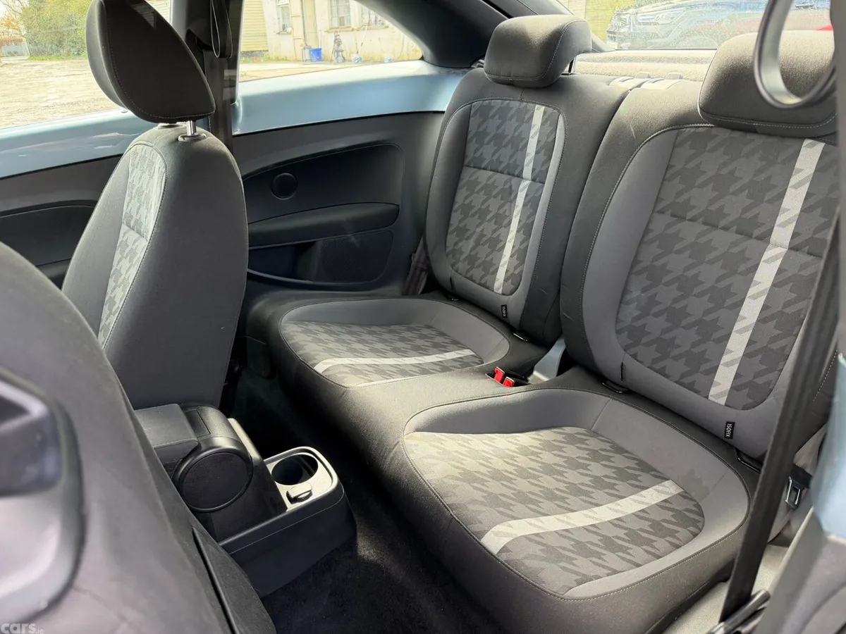Volkswagen Beetle Coupe, Petrol, 2017, Blue