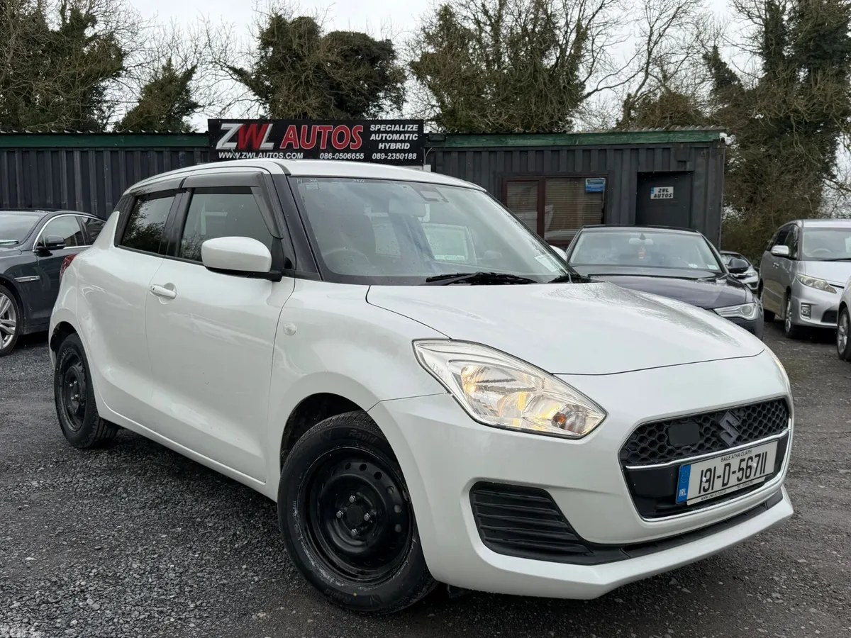 Suzuki Swift Hatchback, Petrol, 2019, White