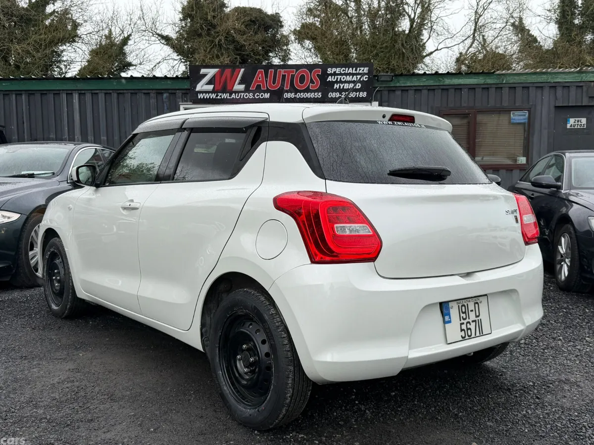 Suzuki Swift Hatchback, Petrol, 2019, White