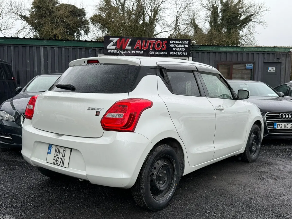 Suzuki Swift Hatchback, Petrol, 2019, White