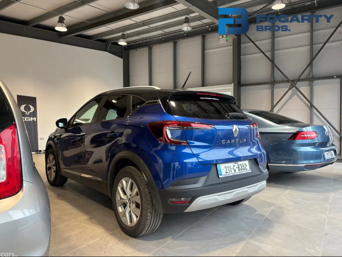 Renault Captur Hatchback, Petrol, 2021, Blue