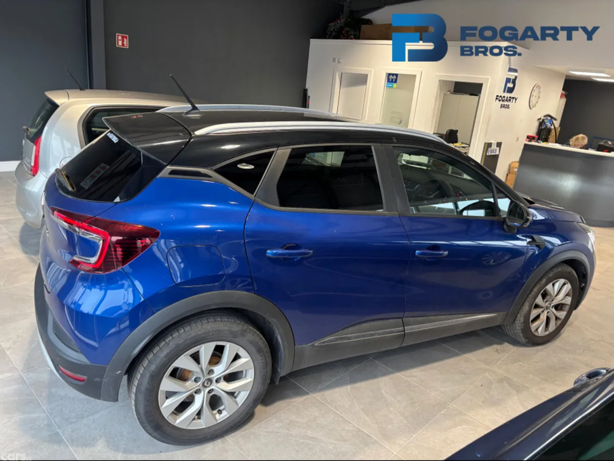 Renault Captur Hatchback, Petrol, 2021, Blue