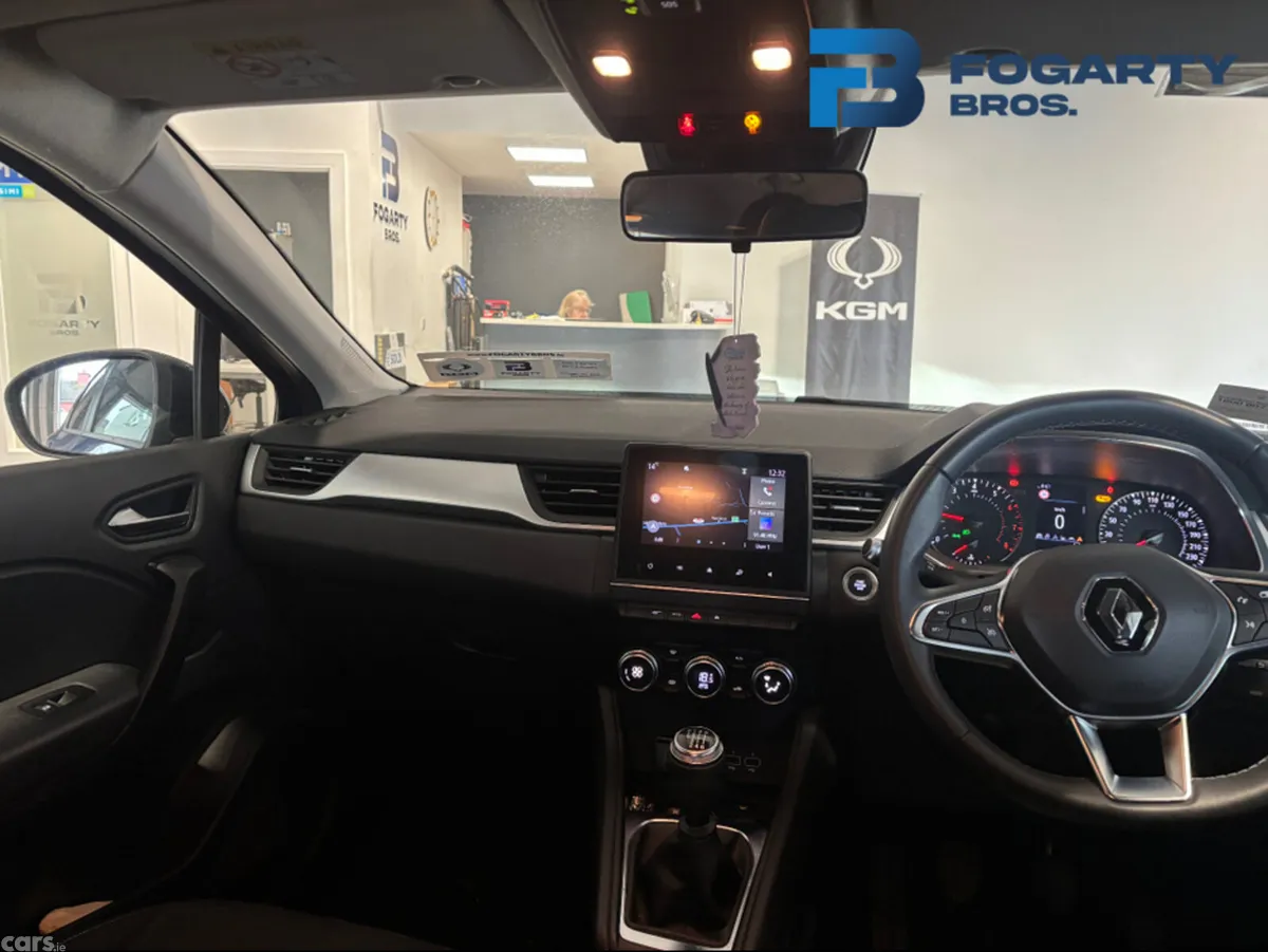 Renault Captur Hatchback, Petrol, 2021, Blue