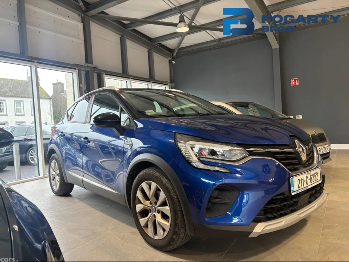 Renault Captur Hatchback, Petrol, 2021, Blue