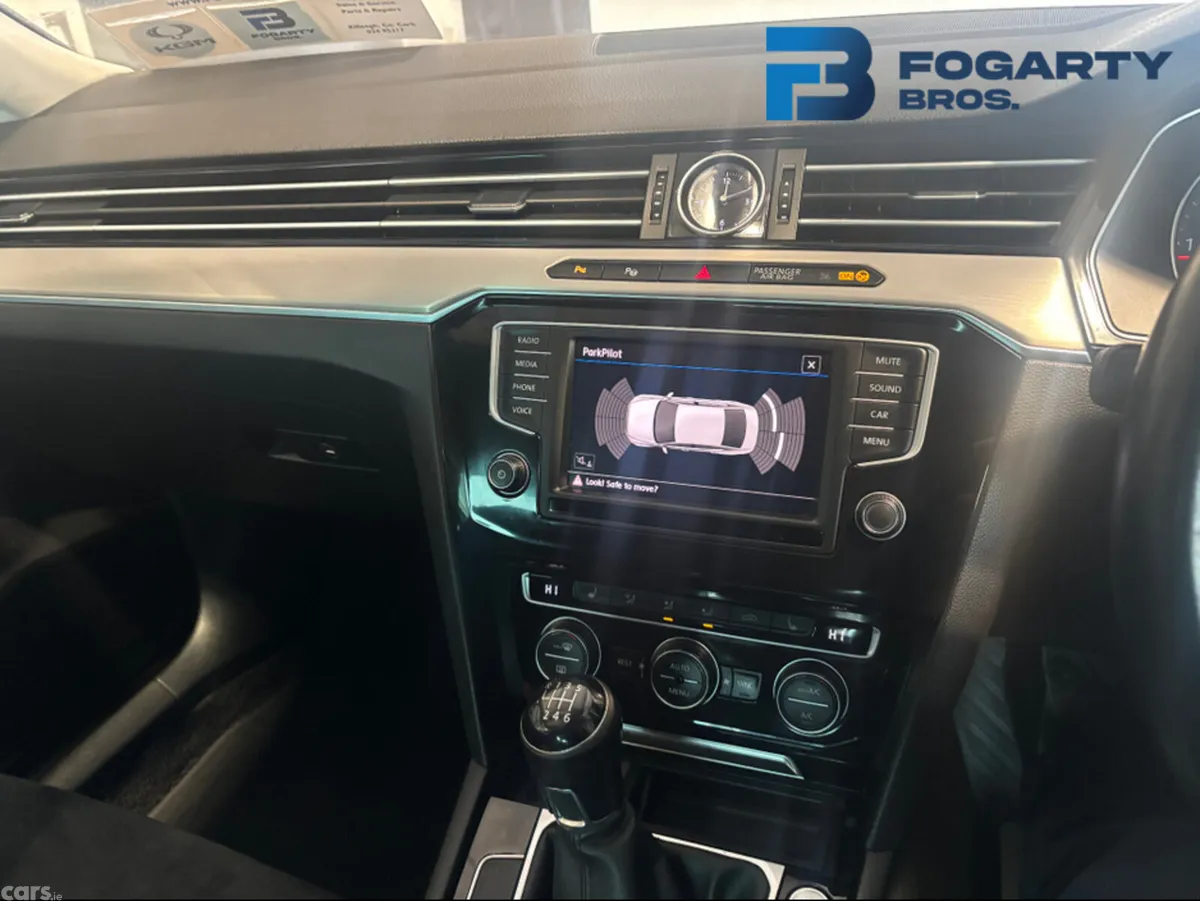 Volkswagen Passat Saloon, Diesel, 2017, Blue