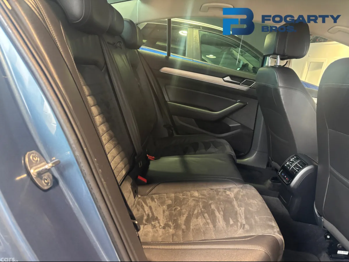 Volkswagen Passat Saloon, Diesel, 2017, Blue