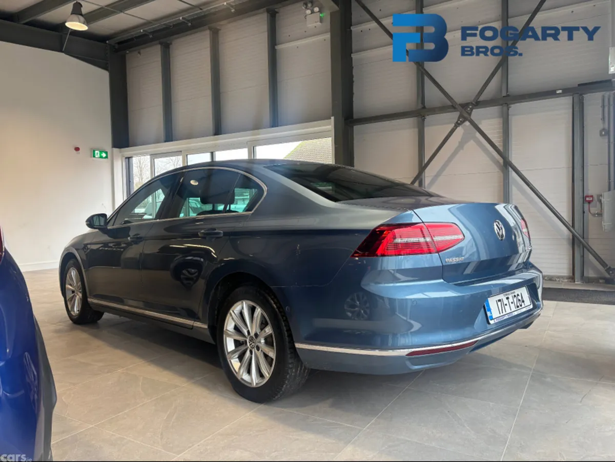 Volkswagen Passat Saloon, Diesel, 2017, Blue