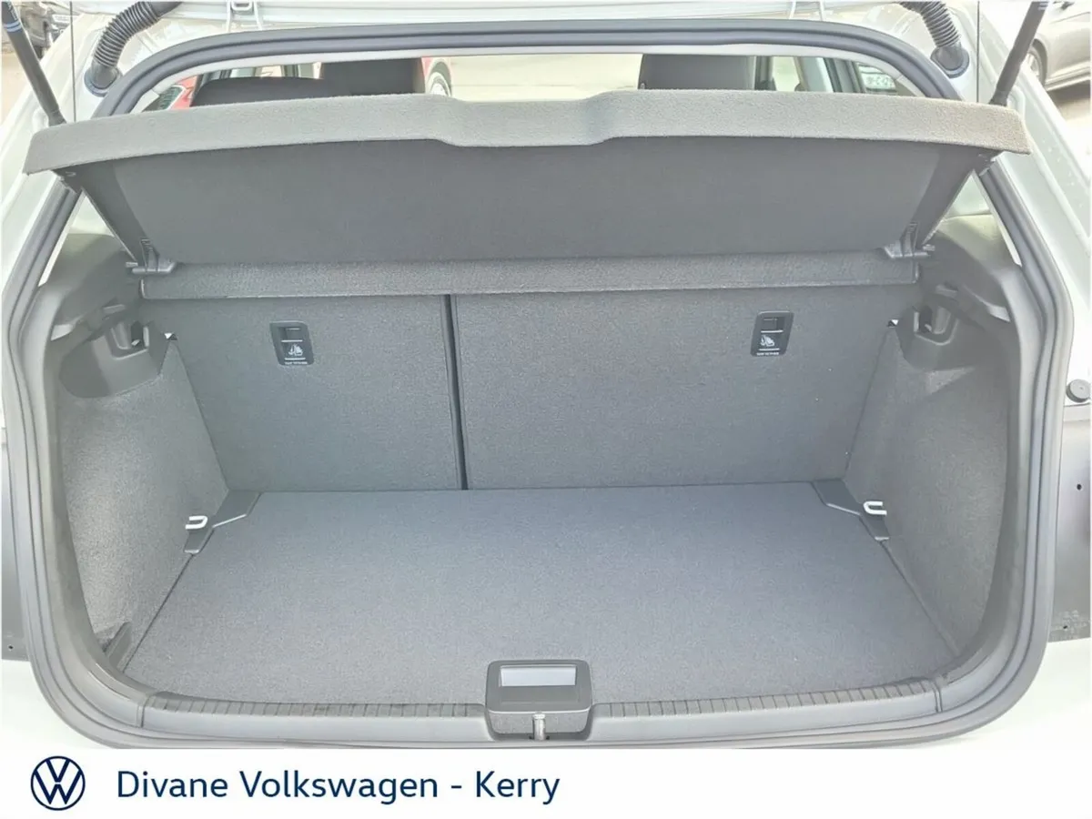 Volkswagen Polo Hatchback, Petrol, 2027, Grey