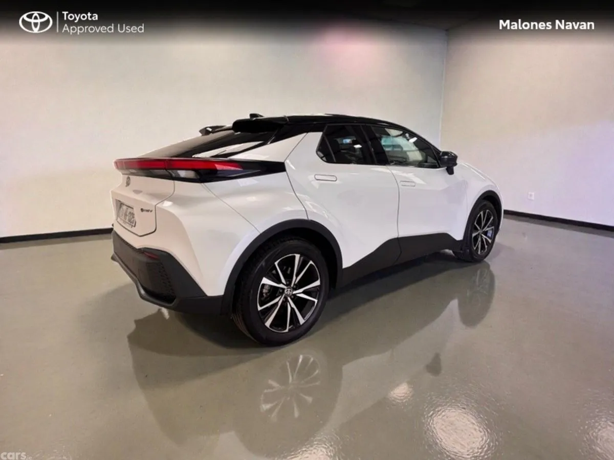 Toyota C-HR SUV, Petrol Hybrid, 2024, White