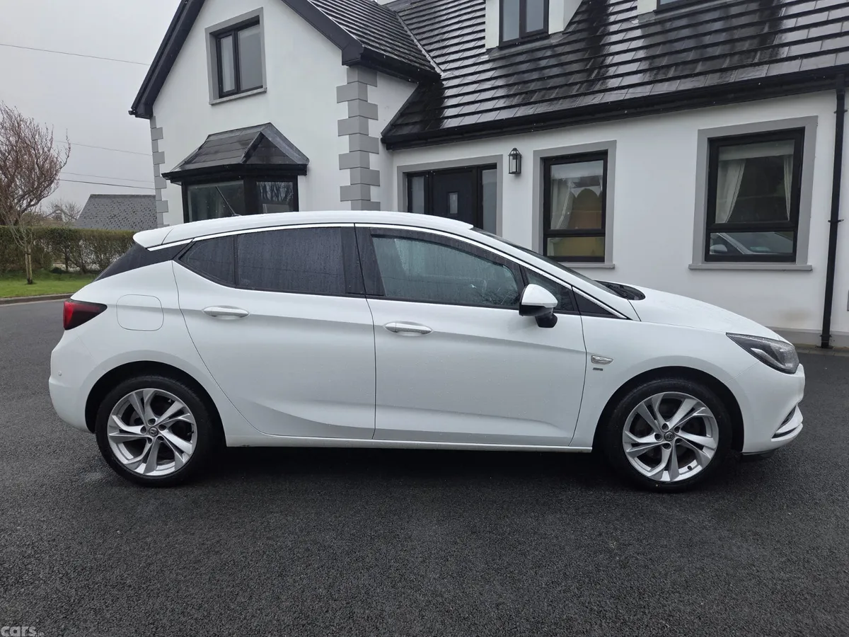 Vauxhall Astra Hatchback, Diesel, 2019, White