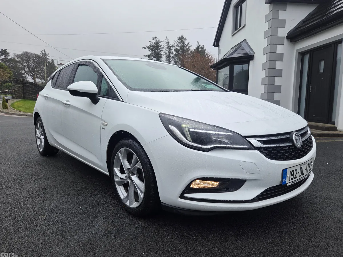 Vauxhall Astra Hatchback, Diesel, 2019, White
