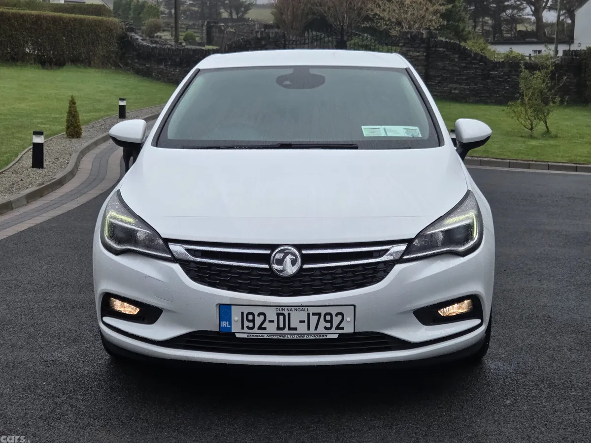Vauxhall Astra Hatchback, Diesel, 2019, White
