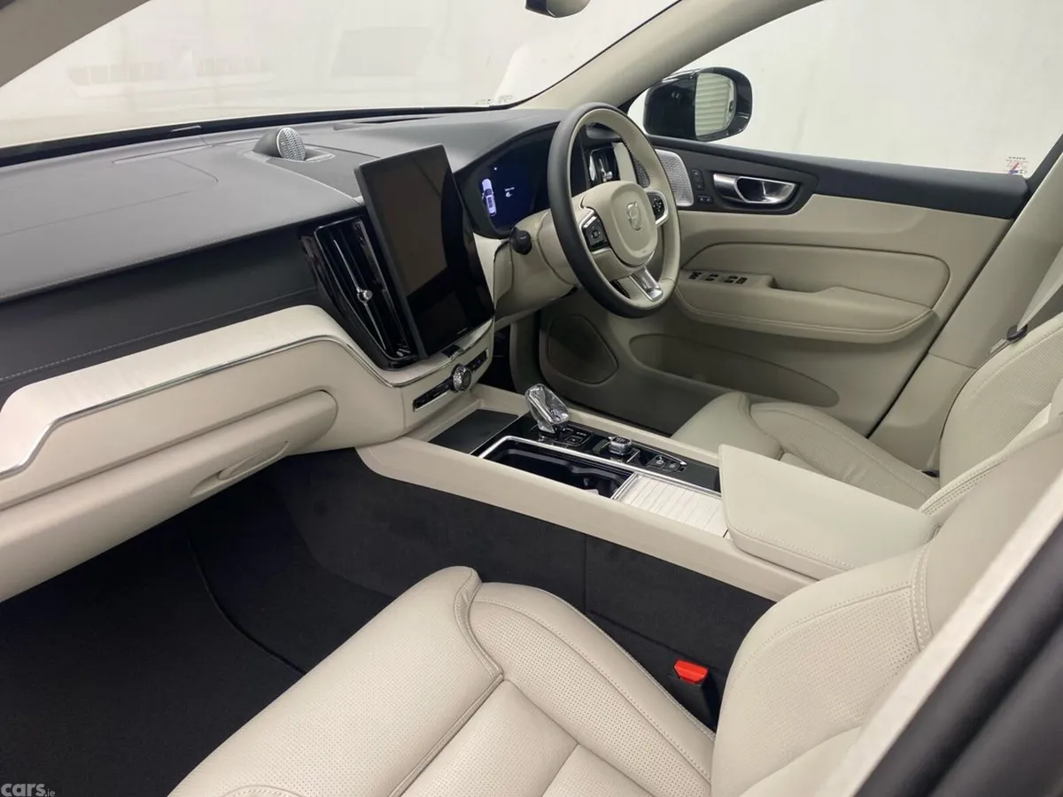 Volvo XC60 Hatchback, Petrol Plug-in Hybrid, 2027, 