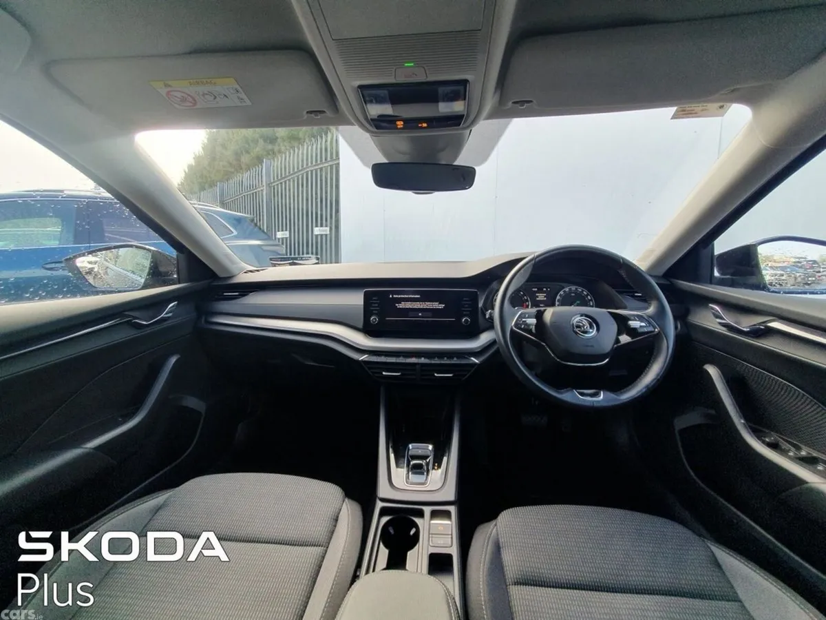 Skoda Octavia Saloon, Diesel, 2023, Black
