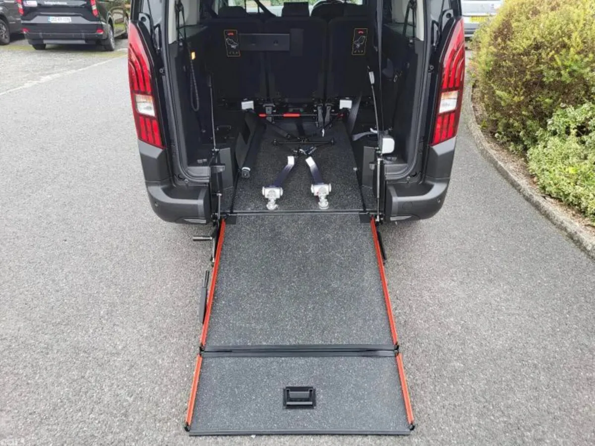 Peugeot Rifter MPV, Diesel, 2026, Black
