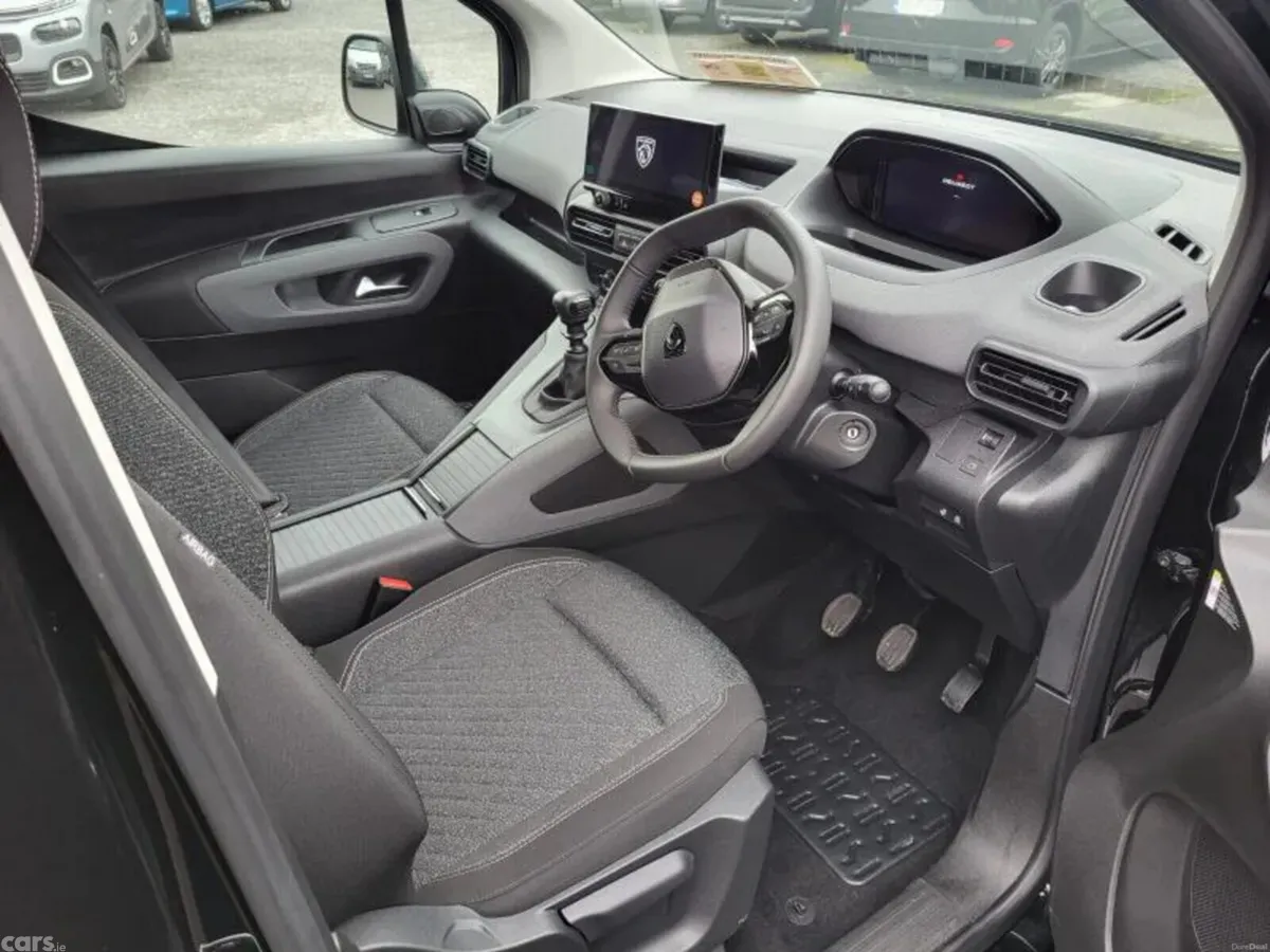 Peugeot Rifter MPV, Diesel, 2026, Black