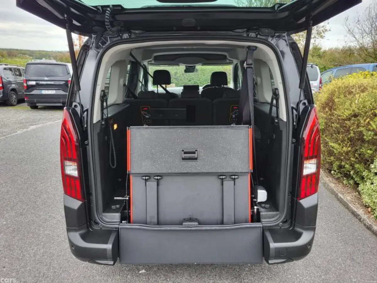 Peugeot Rifter MPV, Diesel, 2026, Black