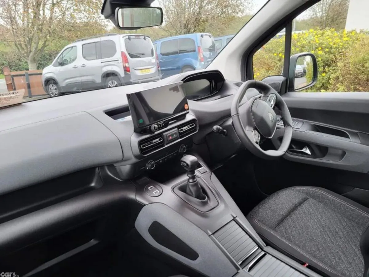 Peugeot Rifter MPV, Diesel, 2026, Black