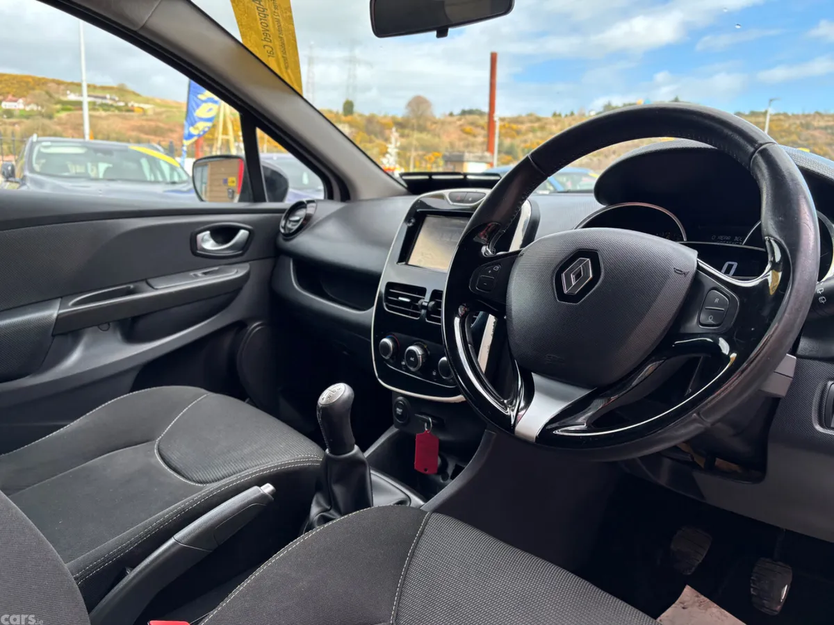 Renault Clio Hatchback, Petrol, 2015, White
