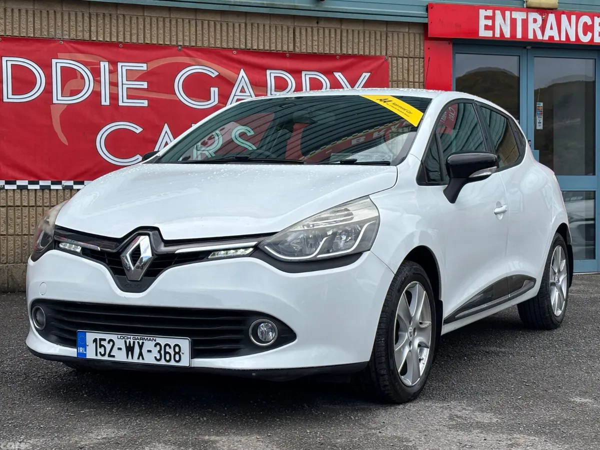 Renault Clio Hatchback, Petrol, 2015, White
