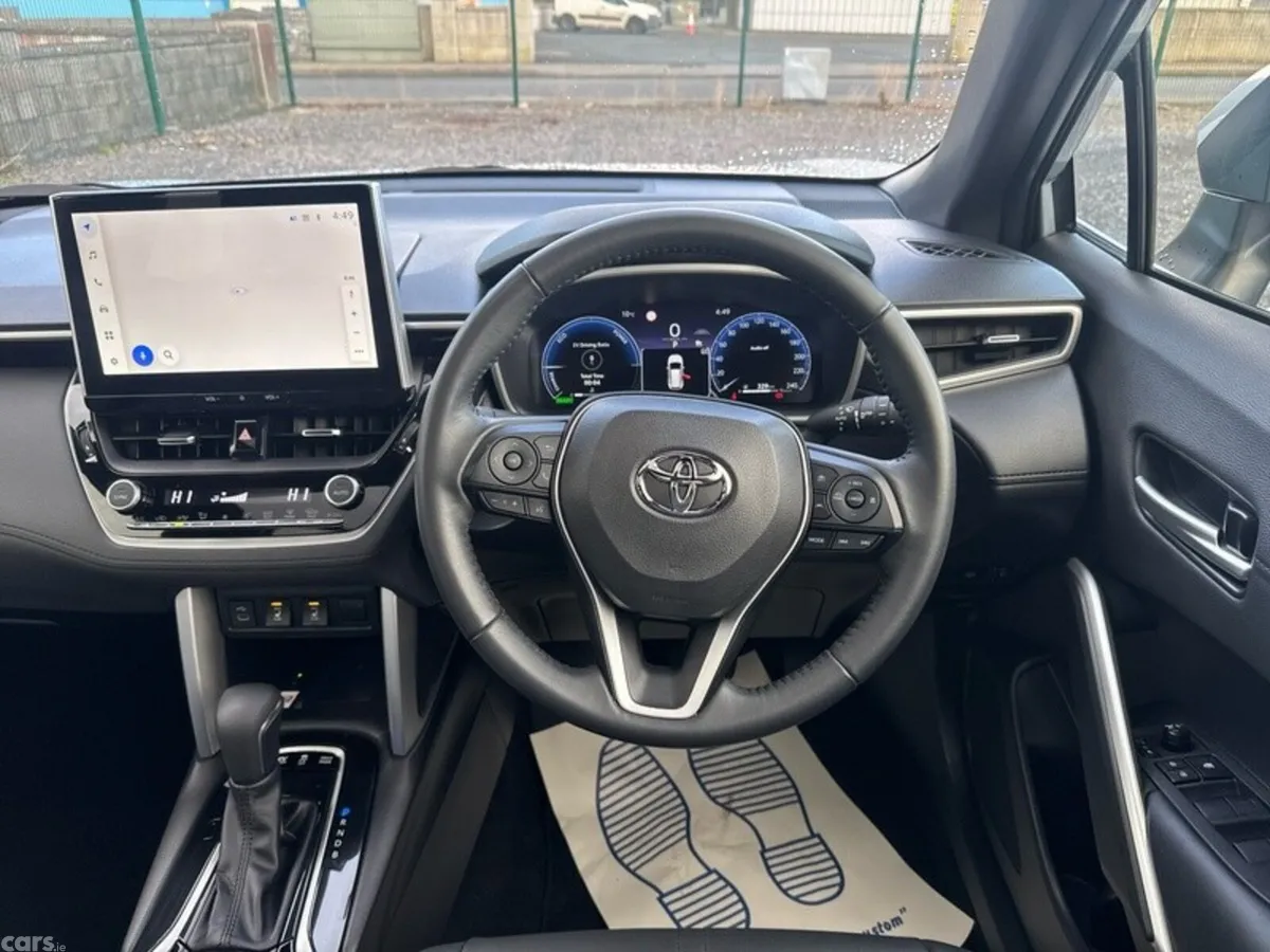 Toyota Corolla Cross Hatchback, Petrol Hybrid, 2025, Silver